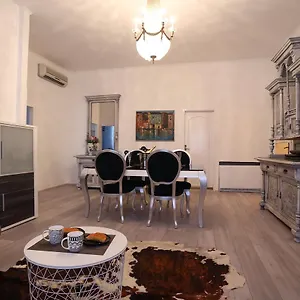 Papalic Palace Apartment Split