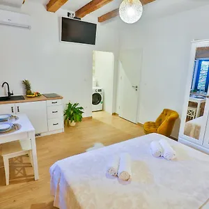 Mana Centre Apartment Split